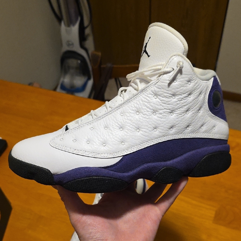 Jordan Athletic Shoes White and Purple